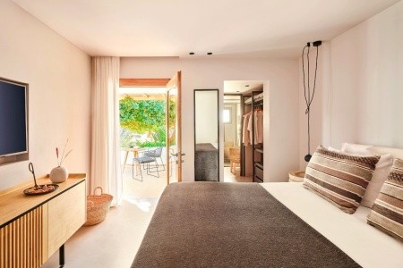 Minos Beach Art - 12