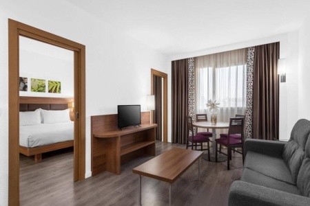 Hilton Garden Inn Málaga - 8