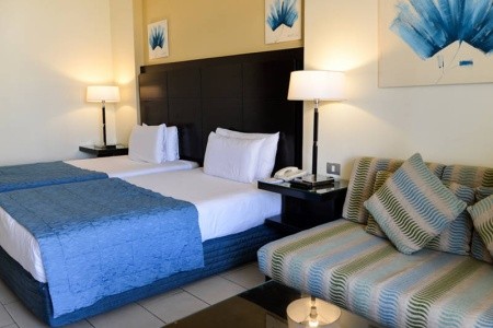 Reef Oasis Blue Bay Resort & Spa - 41