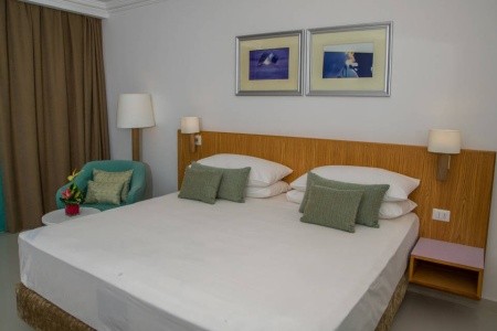 Renaissance Golden View Beach Resort - 39