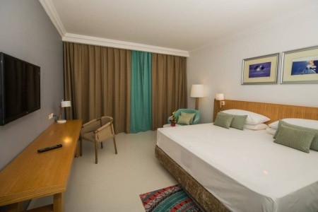 Renaissance Golden View Beach Resort - 44