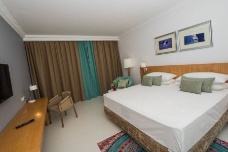 Renaissance Golden View Beach Resort - 56