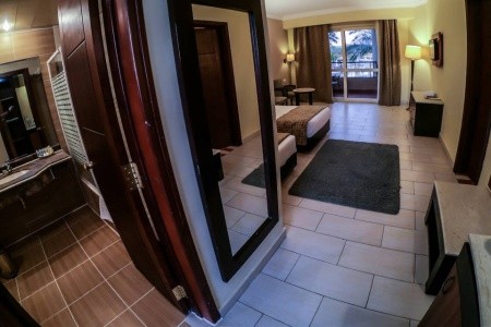 Regency Plaza Aquapark & Spa - 11