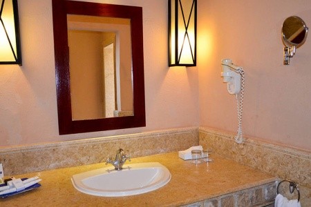 Coral Sea Holiday Village - 35