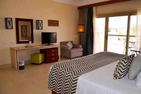 Coral Sea Holiday Village - 38