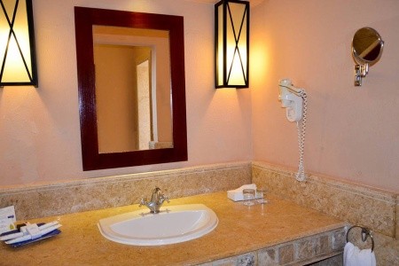 Coral Sea Holiday Village - 40