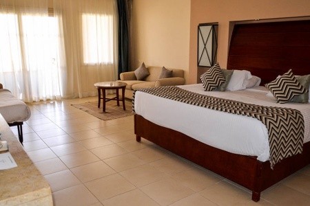 Coral Sea Holiday Village - 41