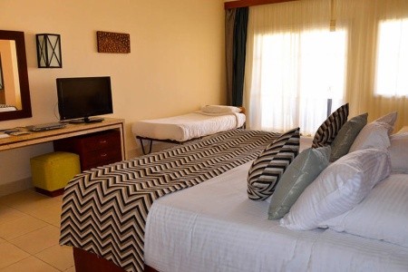 Coral Sea Holiday Village - 42