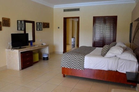 Coral Sea Holiday Village - 53