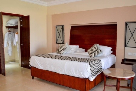 Coral Sea Holiday Village - 60