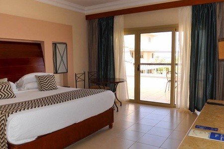 Coral Sea Holiday Village - 96