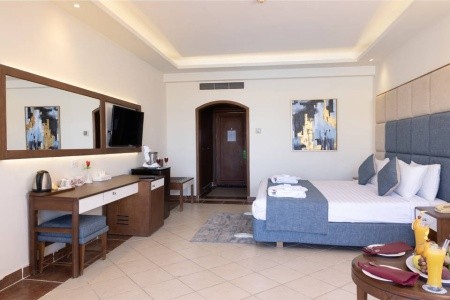 Ivy Cyrene Island Resort - 33