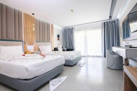 Titanic Beach Spa & Aquapark - 40