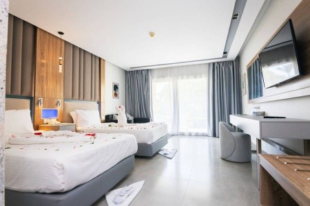 Titanic Beach Spa & Aquapark - 41