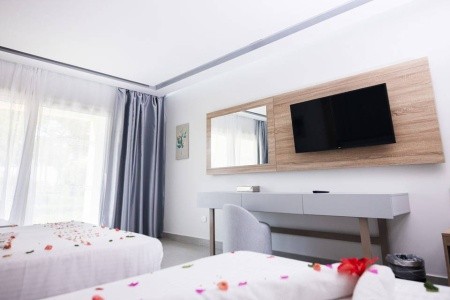 Titanic Beach Spa & Aquapark - 49