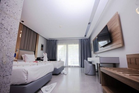 Titanic Beach Spa & Aquapark - 51