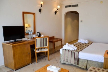 Continental Plaza Beach - 39