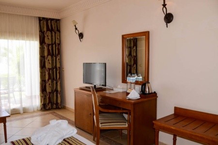 Continental Plaza Beach - 40