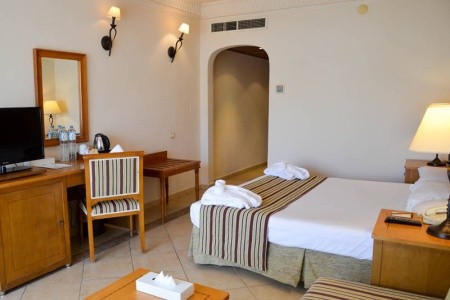 Continental Plaza Beach - 49