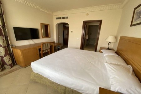 Continental Plaza Beach - 66