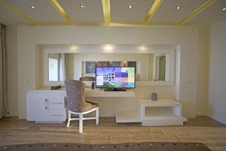 Posh Club By Sunrise Montemare - 58