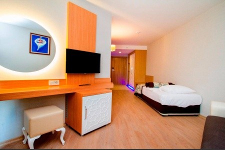 Blue Wave Suite - 27