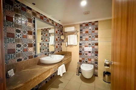 Blue Wave Suite - 32