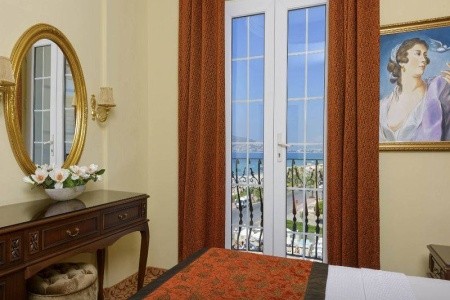 Antique Roman Palace - 20