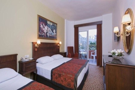 Antique Roman Palace - 21