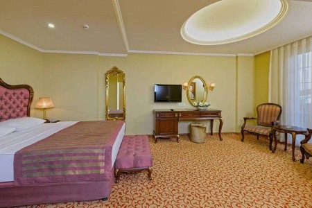 Antique Roman Palace - 23