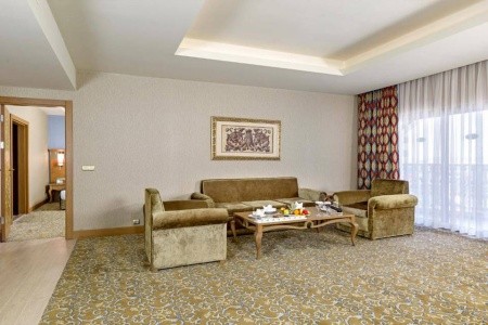 Royal Holiday Palace - 45