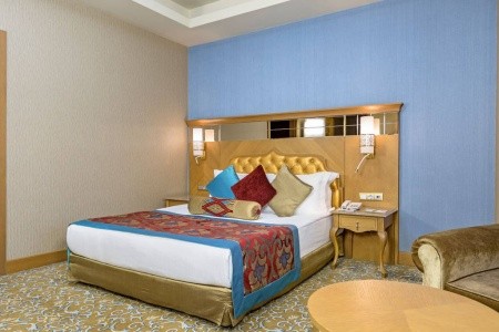 Royal Holiday Palace - 60