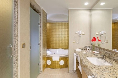 Royal Holiday Palace - 62