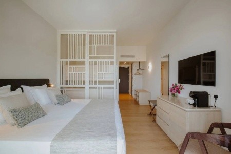 The Golden Coast Beach - 40