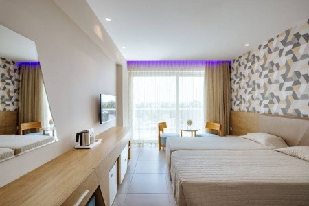 Tasia Maris Seasons - 20