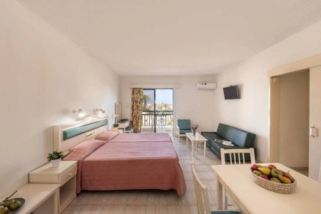 Seagull Hotel Apartments - 17