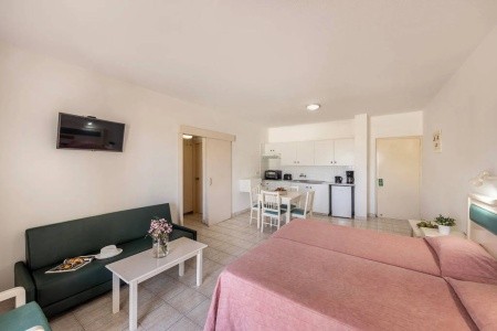 Seagull Hotel Apartments - 19