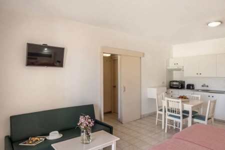 Seagull Hotel Apartments - 20