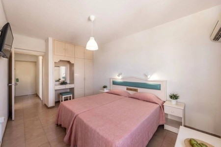 Seagull Hotel Apartments - 23