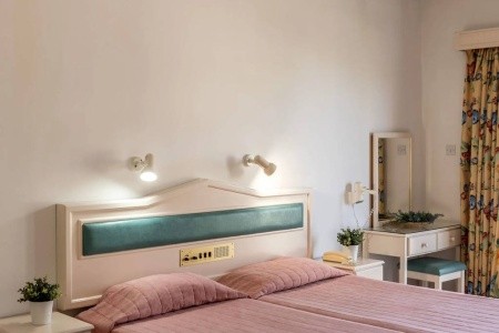 Seagull Hotel Apartments - 27