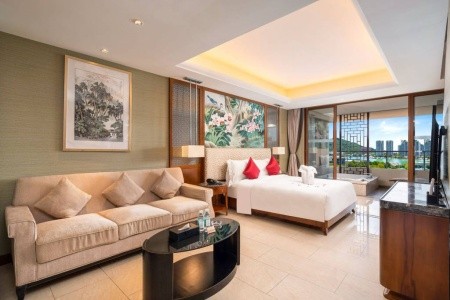 Four Season Ocean Courtyard Hotel - 9