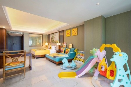 Four Season Ocean Courtyard Hotel - 17