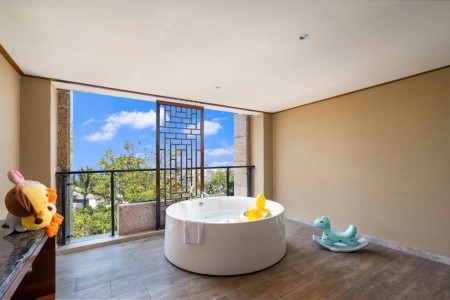 Four Season Ocean Courtyard Hotel - 18