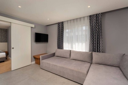 Greenwood Suites Resort - 43