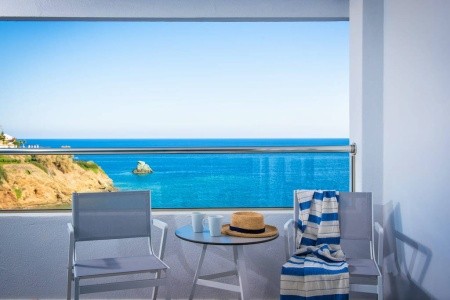 Peninsula Resort & Spa - 42