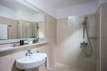 Peninsula Resort & Spa - 43