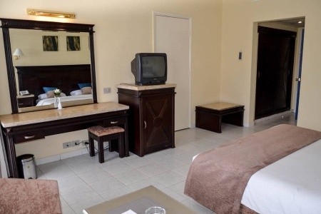 Cataract Resort - 42