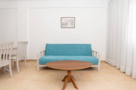 Flora Hotel Apartments - 9