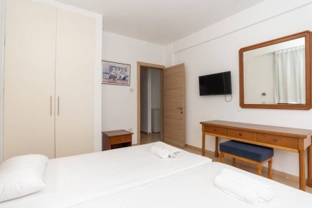 Flora Hotel Apartments - 12