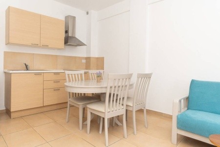 Flora Hotel Apartments - 18